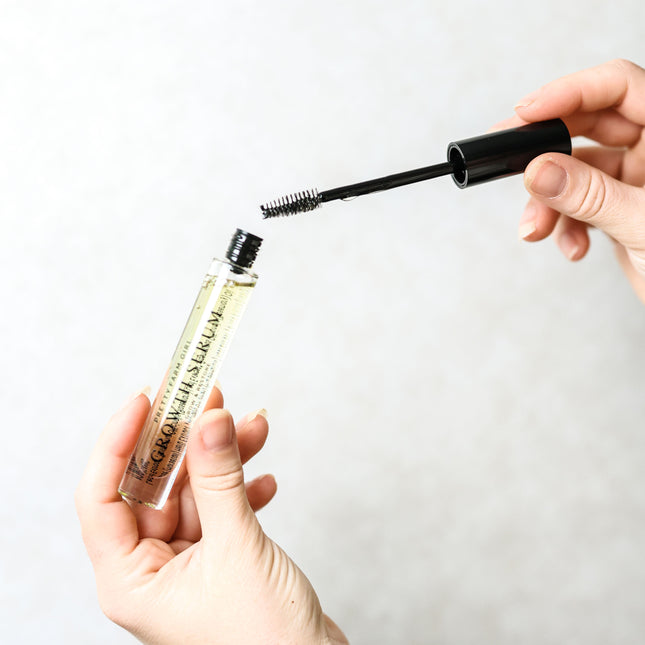 Eyelash & Eyebrow Growth Serum – Thickening & Lengthening