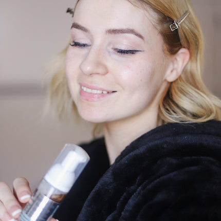 Oil-Free Foaming Face Wash for Acne-Prone Skin