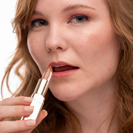 Color-Changing Lip Gloss for Dry Lips