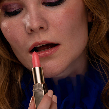 Color-Changing Lip Gloss for Dry Lips