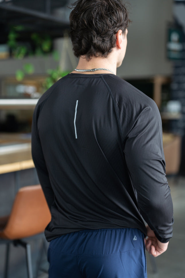 ALIVE Unleashed Long Sleeve Athletic Top – Men's Relaxed Fit Training Top